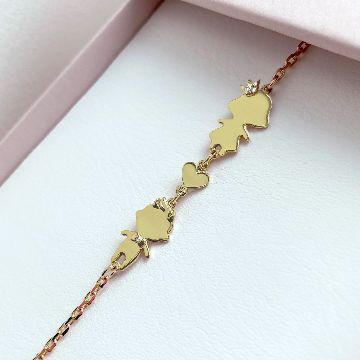 Personalized Mom bracelet with 1 boy & 1 girl charms