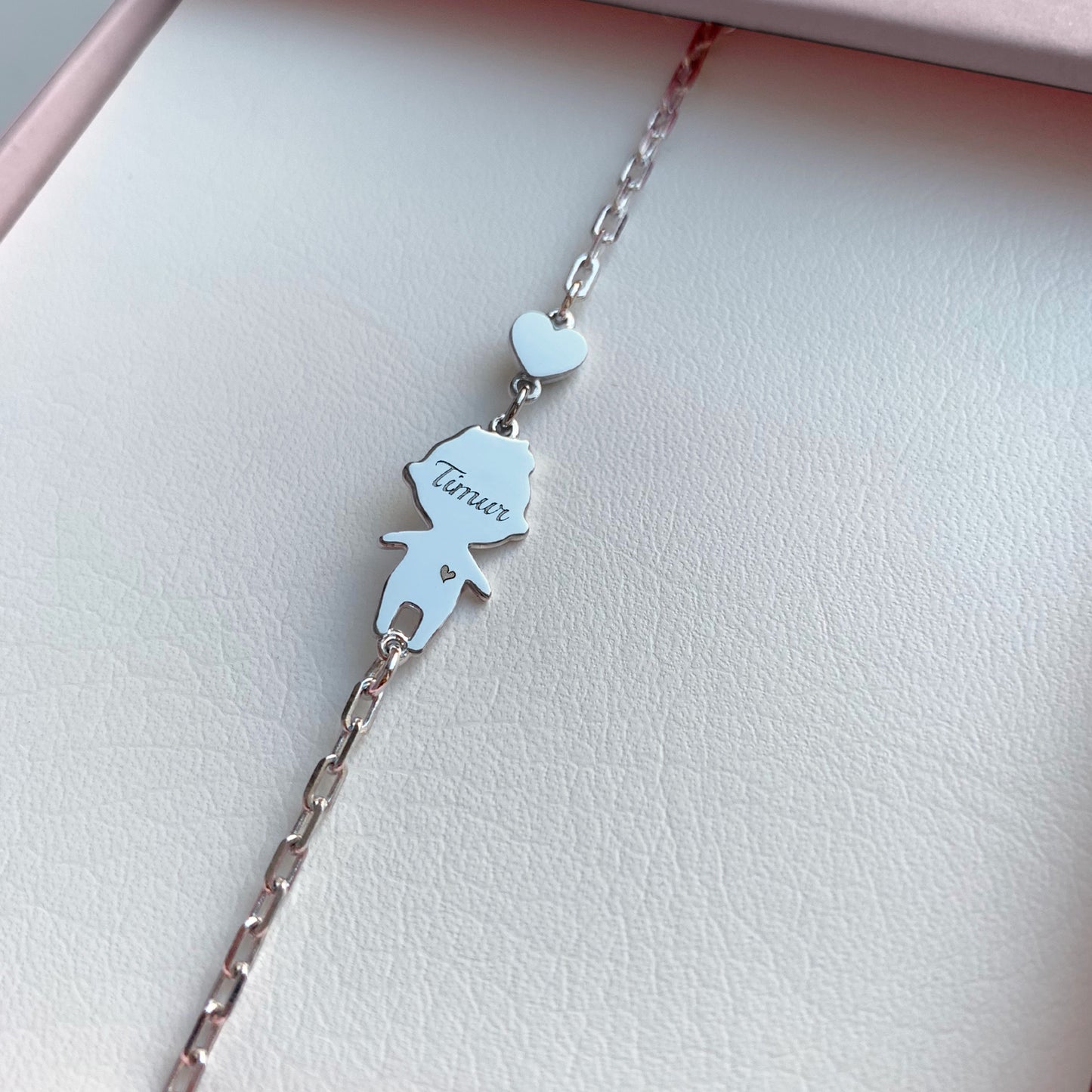 Personalized Mom bracelet with 1 boy charm