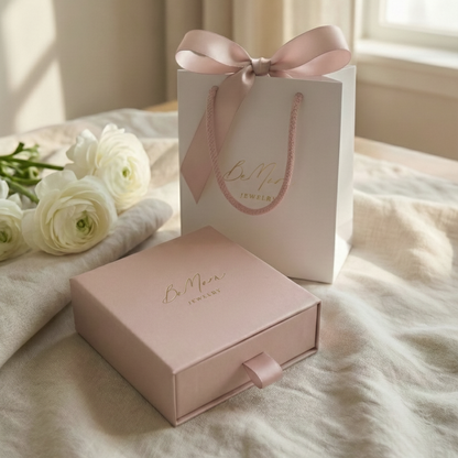 Personalized Mom bracelet with 1 boy charm